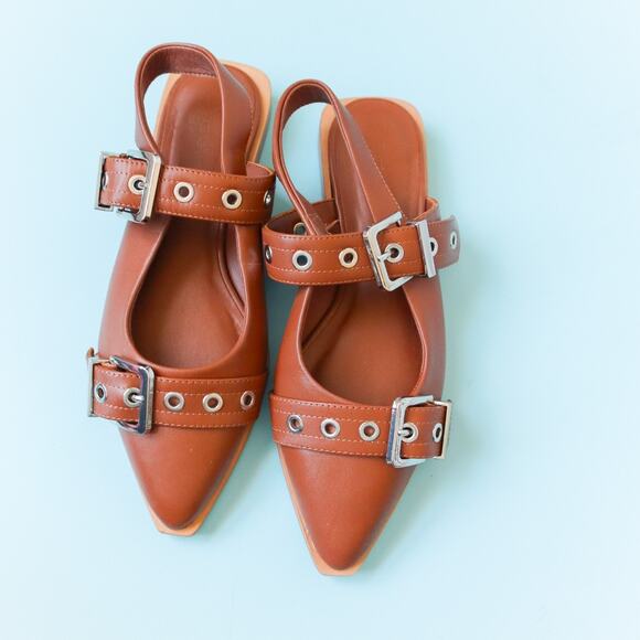 LIKE NEW Quince Brown Italian Leather Bold Buckle Slingback Flat Womens Size 7 - Picture 3 of 7